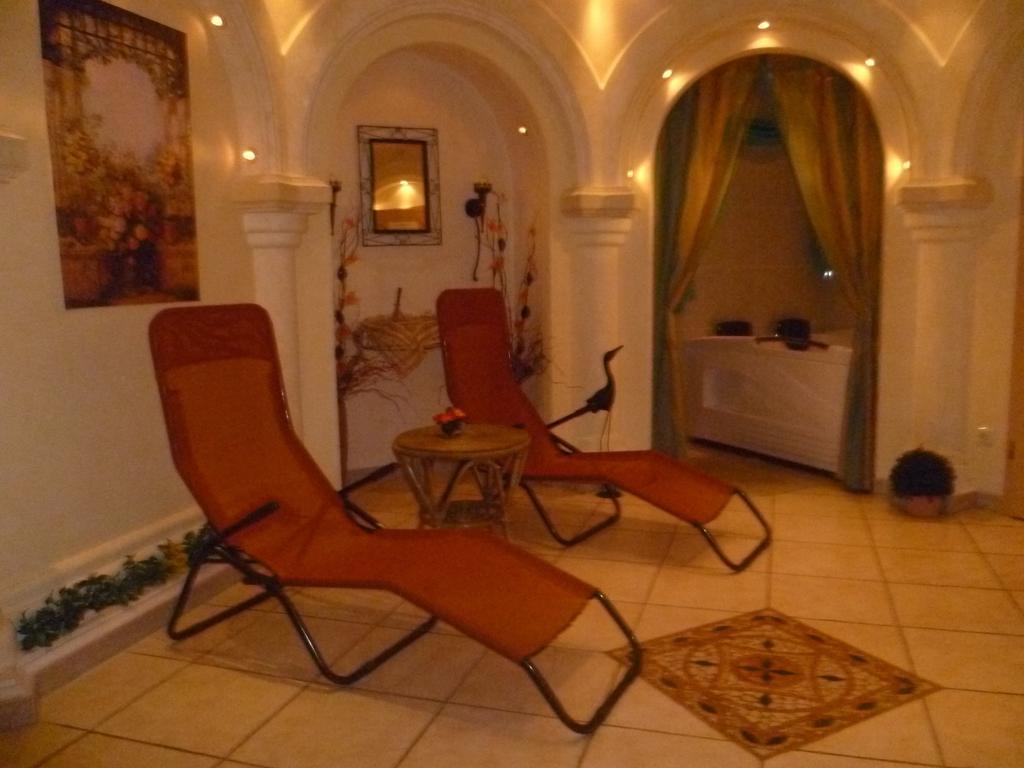 Pension-Elfi Maring-Noviand Extérieur photo