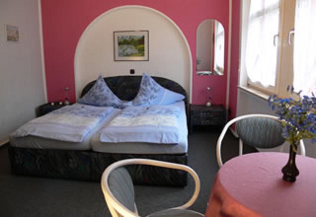 Pension-Elfi Maring-Noviand Chambre photo